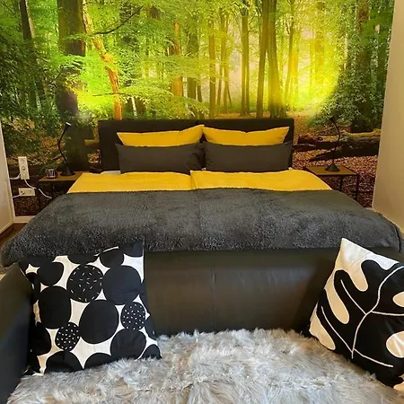Wald Apartment *